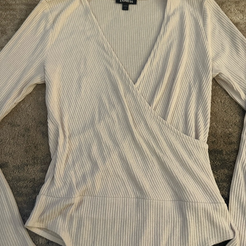 Express Medium V-Neck Bodysuit - Picture 3 of 4